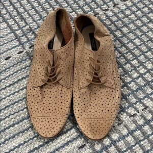 Zara Women's Brown Perforated Lace-Up Flats